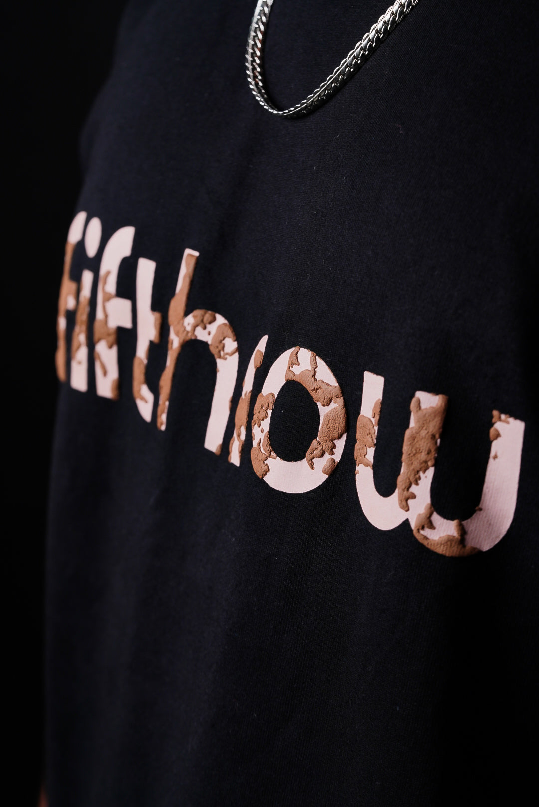 BLACK ELEPHANT T-SHIRT