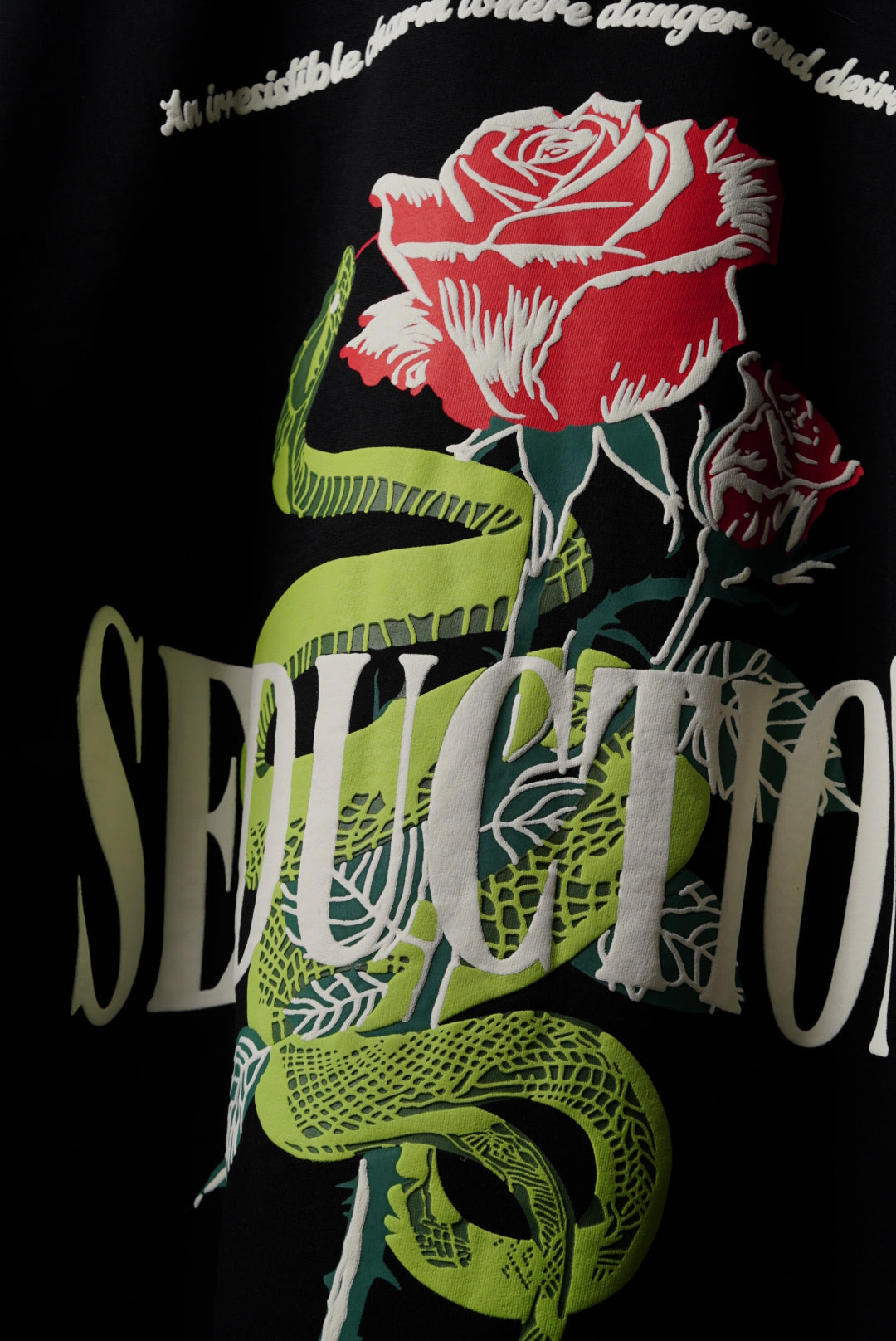 BLACK SEDUCTION T-SHIRT